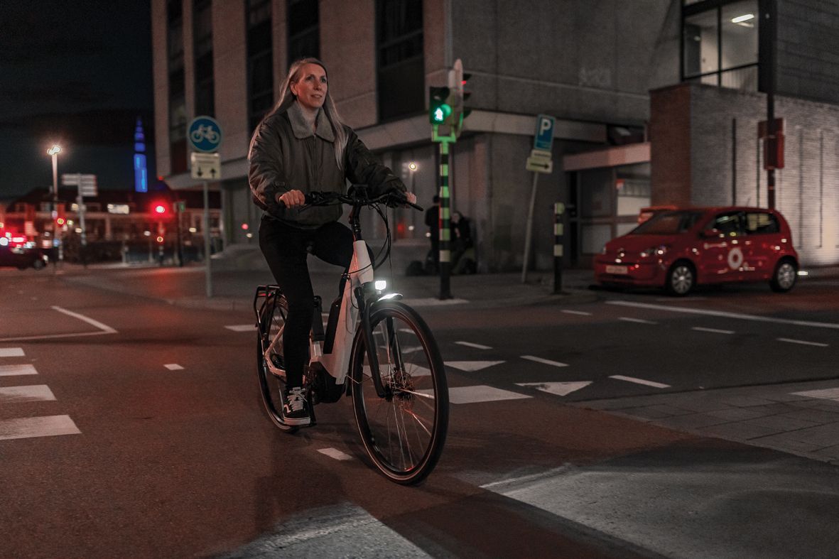 Koplamp Axa NXT E-bike 30 Lux 6-48V - zwart