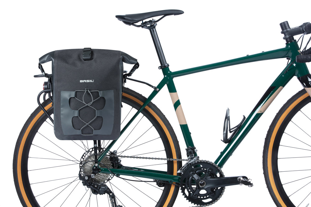 Enkele tas Basil Navigator Waterproof M MIK 12-15L 17 x 28 x 34 cm - zwart