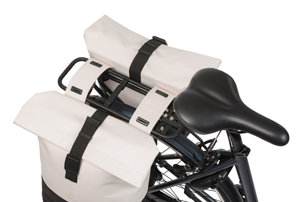 Dubbele fietstas Basil Cove 28-32L 14 x 29 x 36 cm - wit/zwart