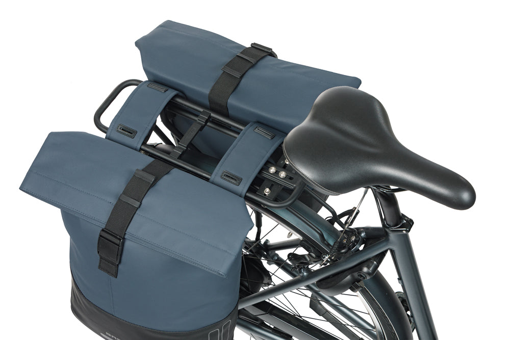 Dubbele fietstas Basil Cove 28-32L 14 x 29 x 36 cm - blauw/zwart