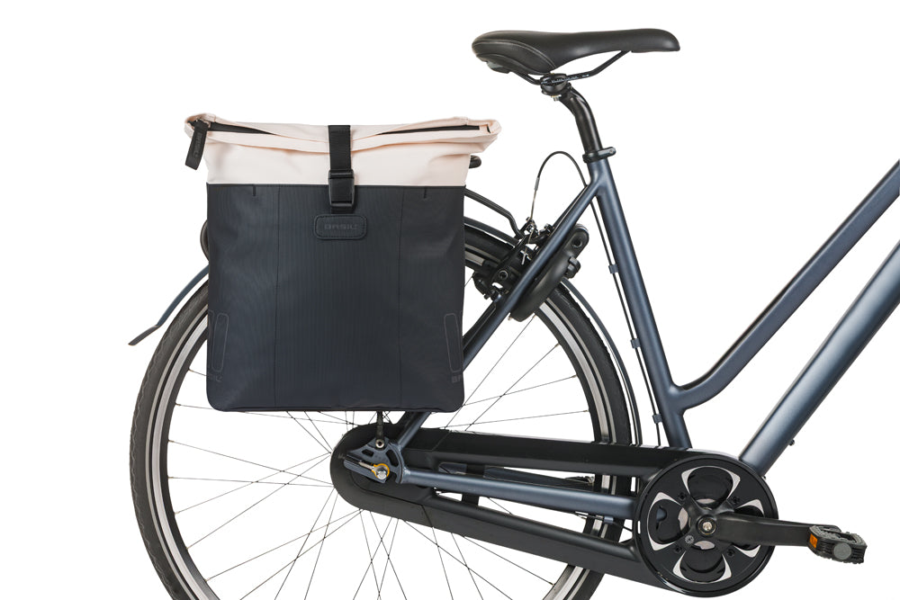 Dubbele fietstas Basil Vive 28-35L 14 x 30 x 38 cm - wit/zwart