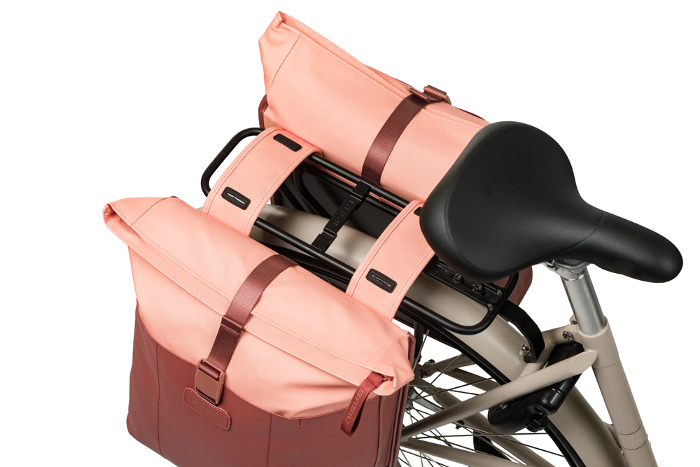 Dubbele fietstas Basil Vive 28-35L 14 x 30 x 38 cm - bordeaux/roze