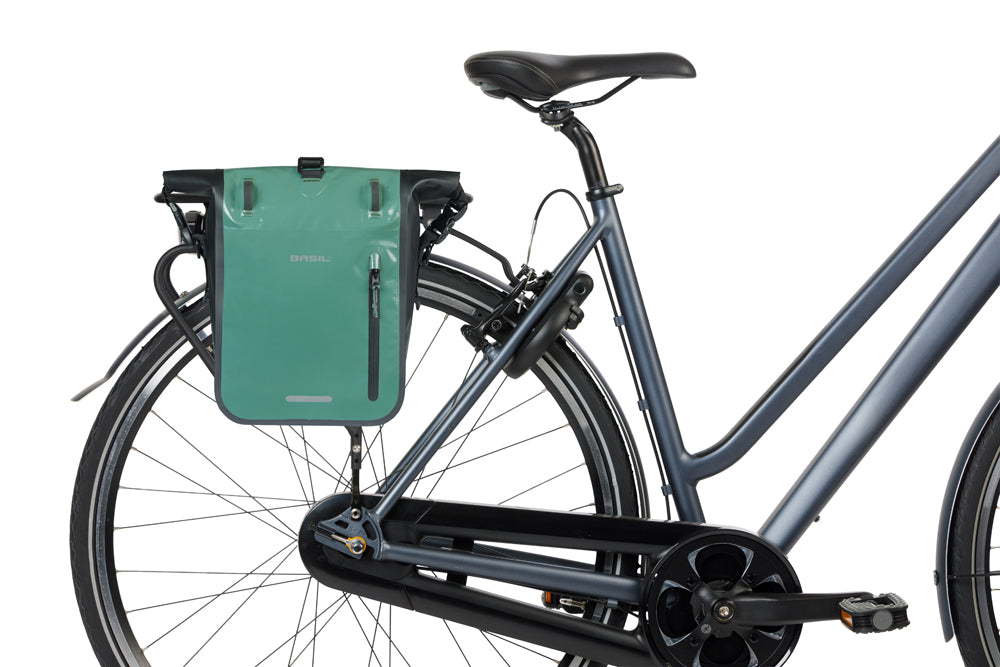 Enkele fietstas Basil Rivo M tarpaulin MIK 12-15L 14 x 25 x 38 cm - groen/zwart