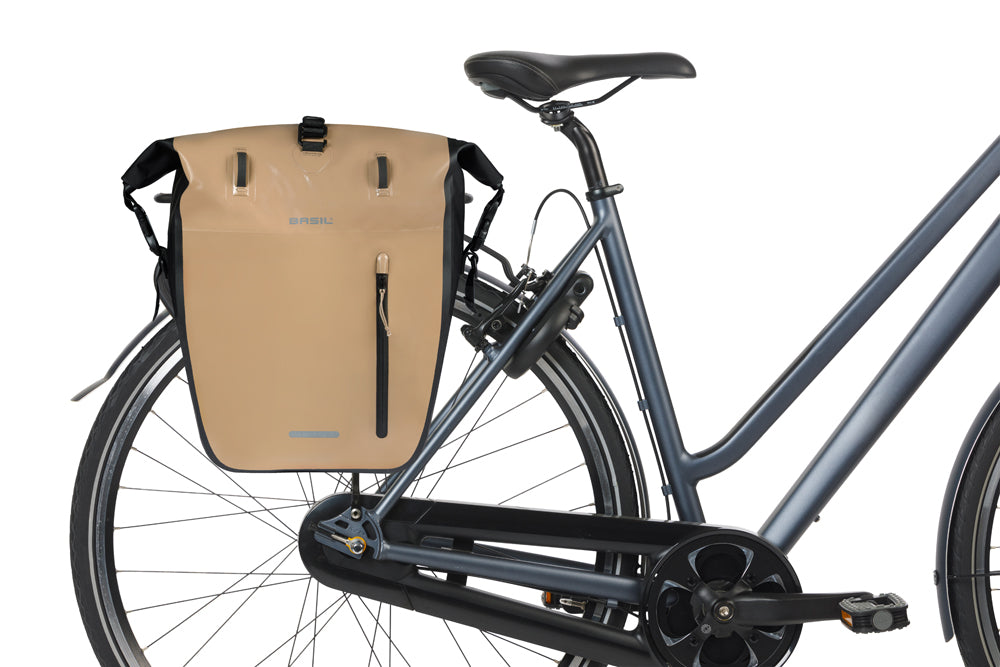 Enkele fietstas Basil Rivo L tarpaulin MIK 25-31L 14 x 28 x 43 cm - zand/zwart
