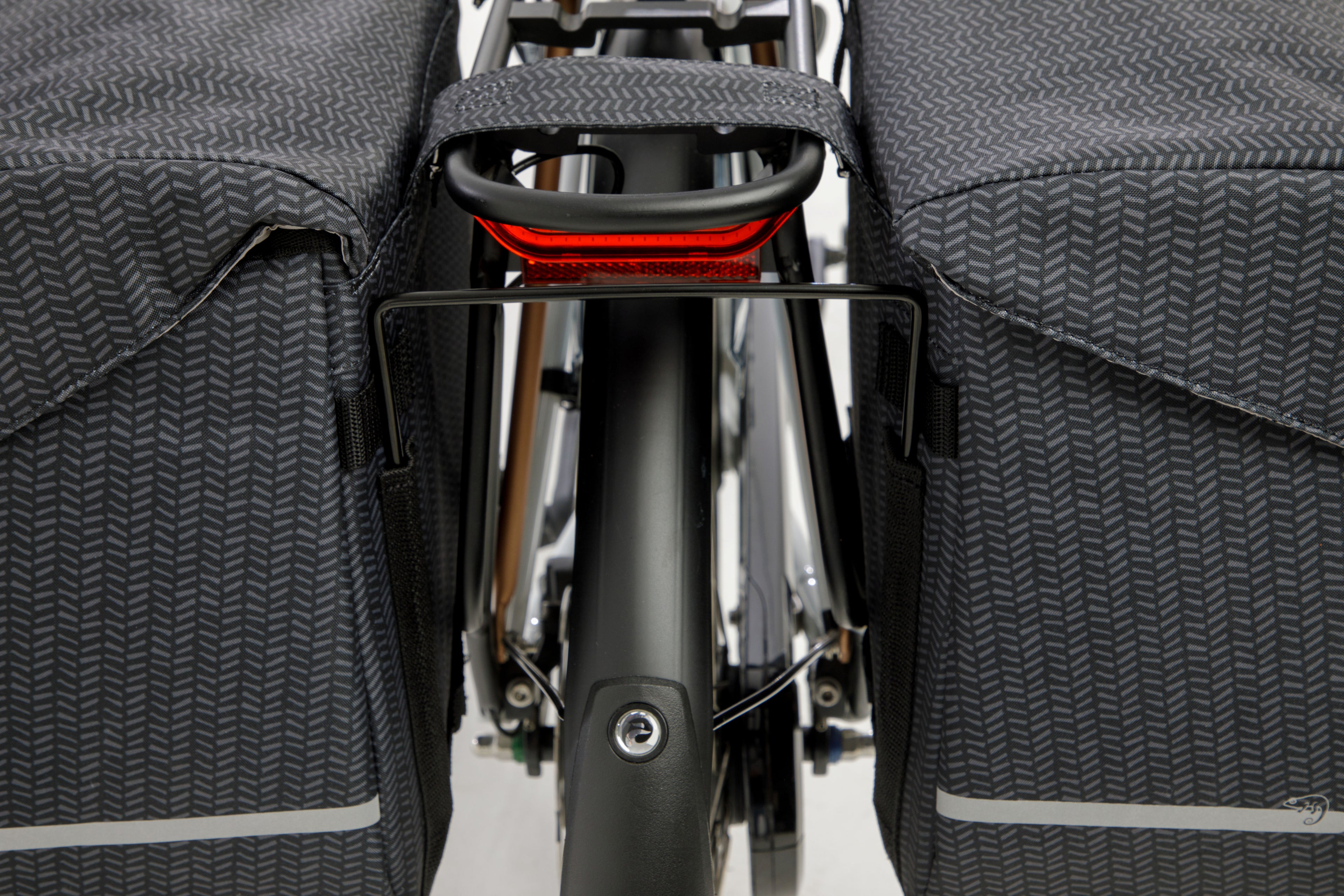 Dubbele fietstas New Looxs Mondi Joy Double - 38 liter - 39 x 18 x 32 cm (2x) - Nima Black