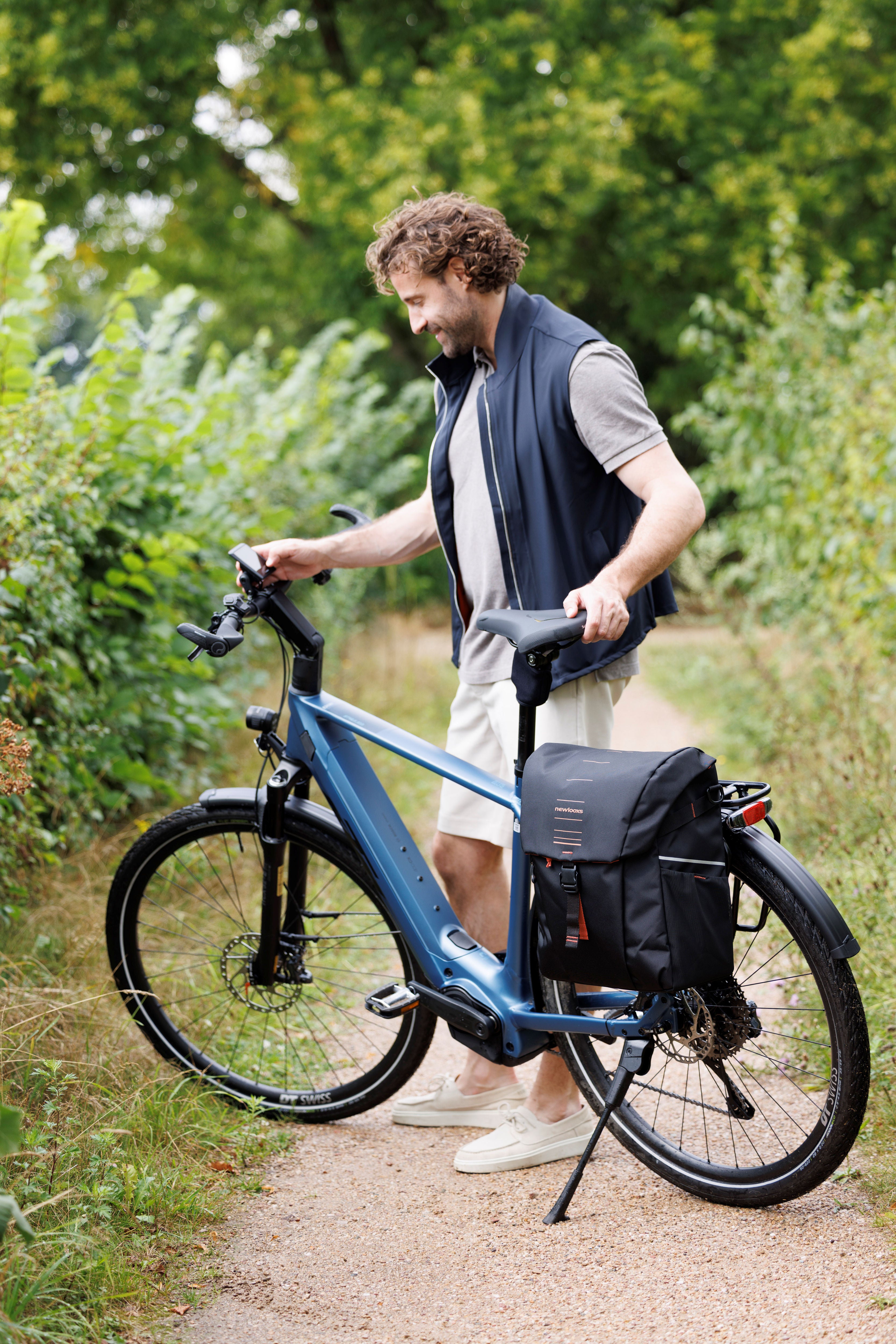 Enkele fietstas New Looxs Vigo Single - 20 liter - 30 x 19 x 40 cm - Black-Orange