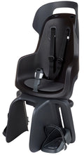 Kinderzitje achter Bobike Go Maxi RS met dragerbevestiging (CFS) en slaapstand - urban black