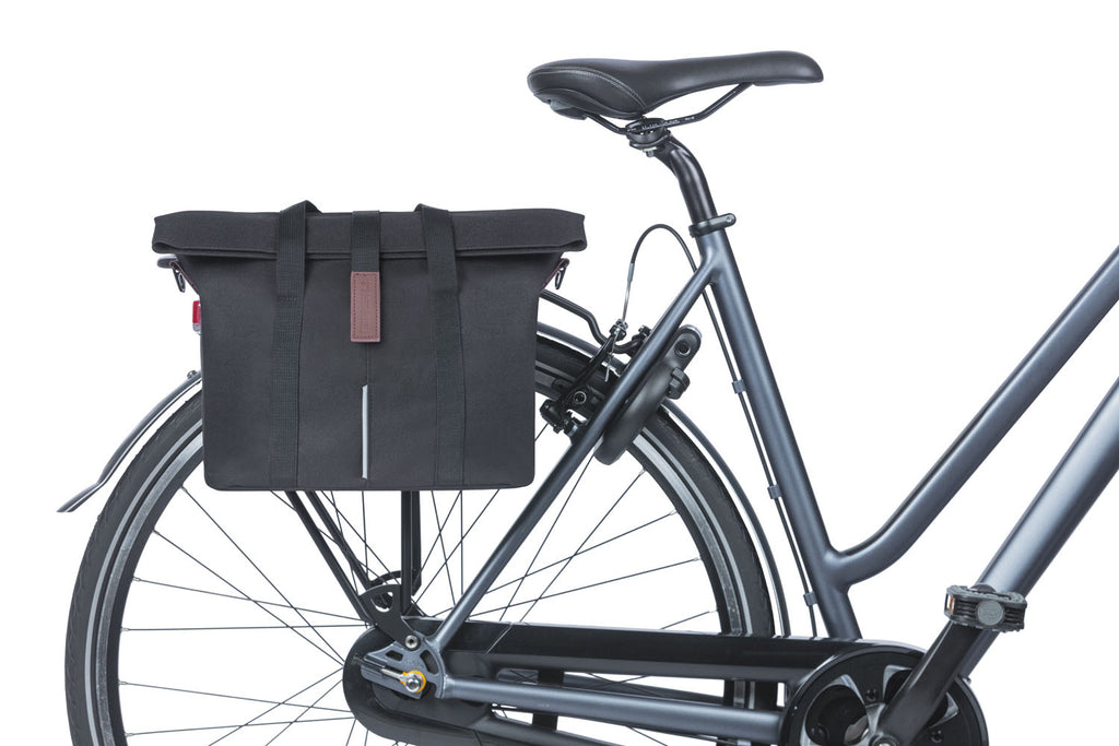 Fietstas Basil City MIK met KF-haak 8-11 liter 39,5 x 39 x 15 cm - zwart