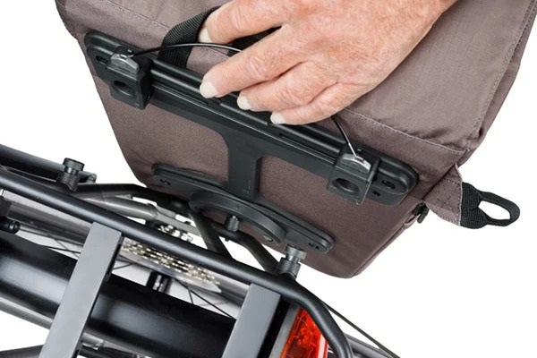 Fietsschoudertas Basil Move MIK studs 14 liter 14 x 24 x 34 cm - bruin