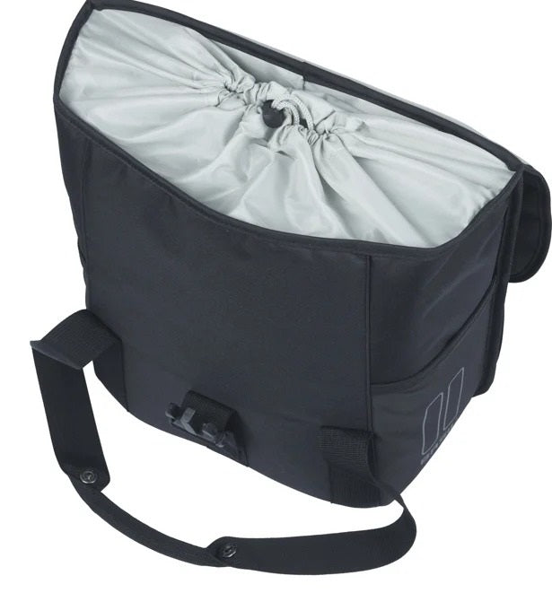 Enkele fietstas Basil GO 16 liter - zwart